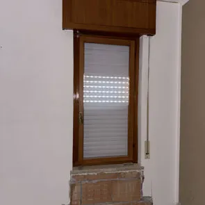 finestra in legno