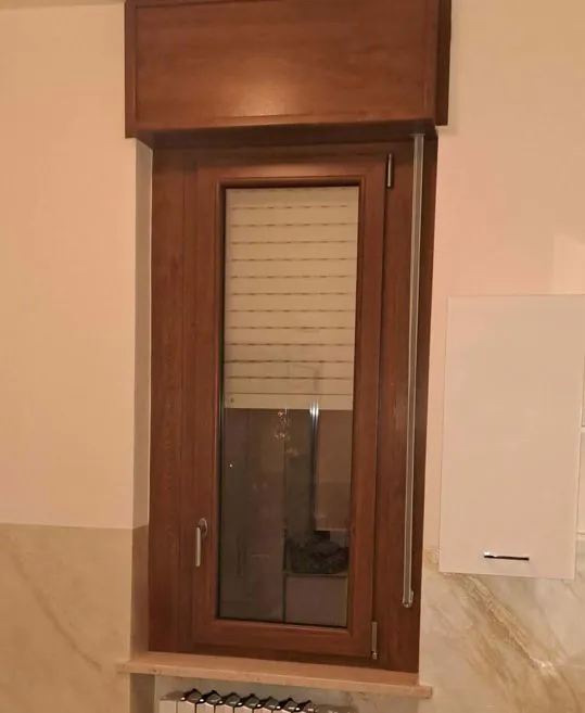 porta finestra in legno doppio vetro